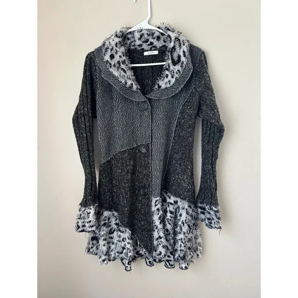 Witchy Whismigoth Gray Leopard Print Trim Knit Cardigan Jacket Size M Grunge - Picture 1 of 7